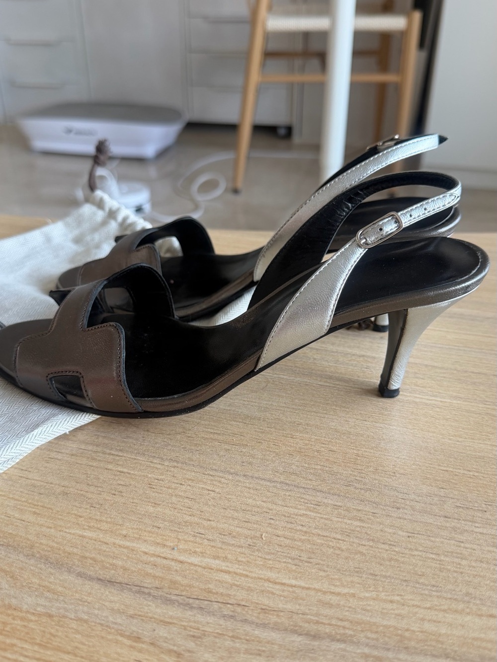 Hermès Oasis Slingback Sandals – Size 37 - Picture 2 of 11